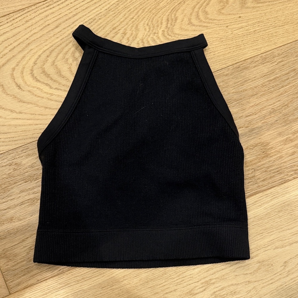 Gilly Hicks Cropped Work Out Tank Cross Back